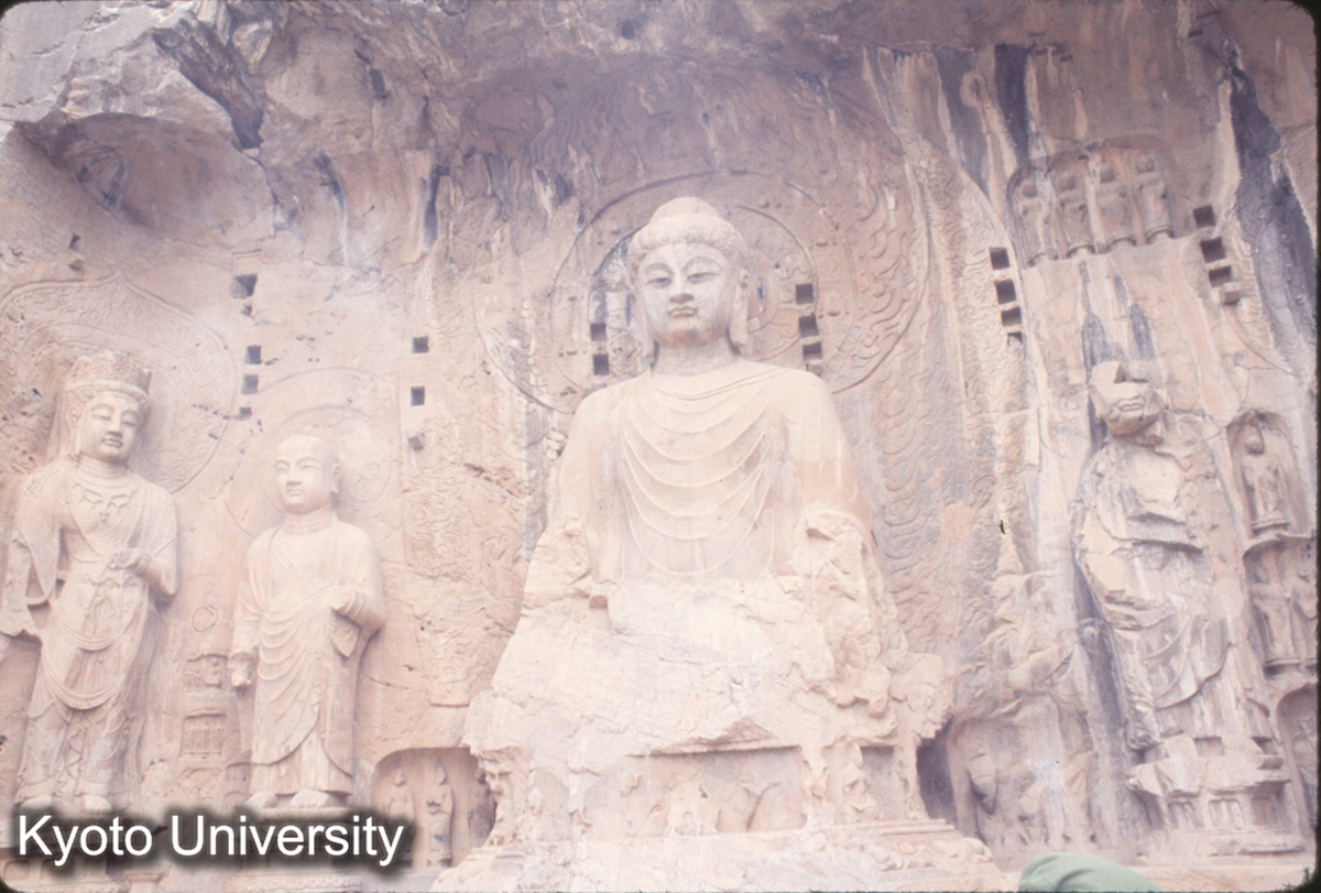 896_龍門 奉先寺 菩薩・弟子・主仏・弟子 (1)