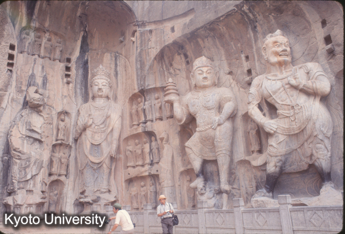 897_龍門 奉先寺 北壁 弟子・菩薩・天王・力士 (1)