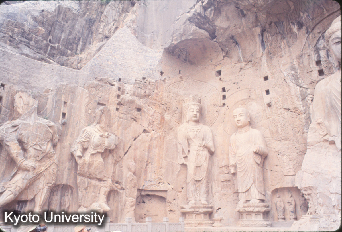 898_龍門 奉先寺 （南壁） 力士・天王・菩薩・弟子 (1)