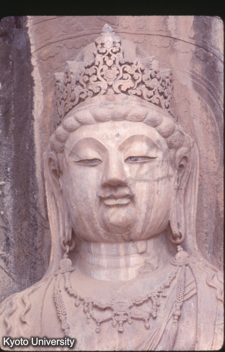 906_龍門 奉先寺 （北） 菩薩 (1)