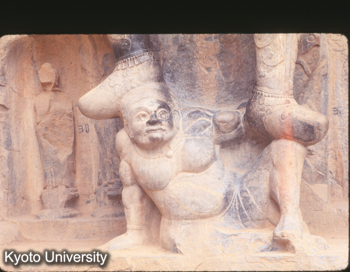 910_龍門 奉先寺 （北） 天王 脚下 (1)