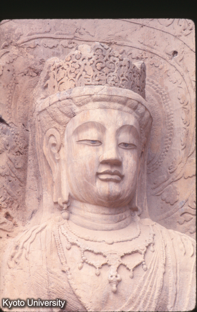 914_龍門 奉先寺 （南） 菩薩 (1)