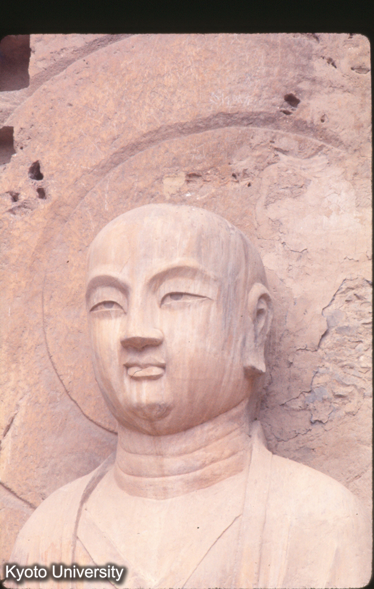 915_龍門 奉先寺 弟子阿難 (1)