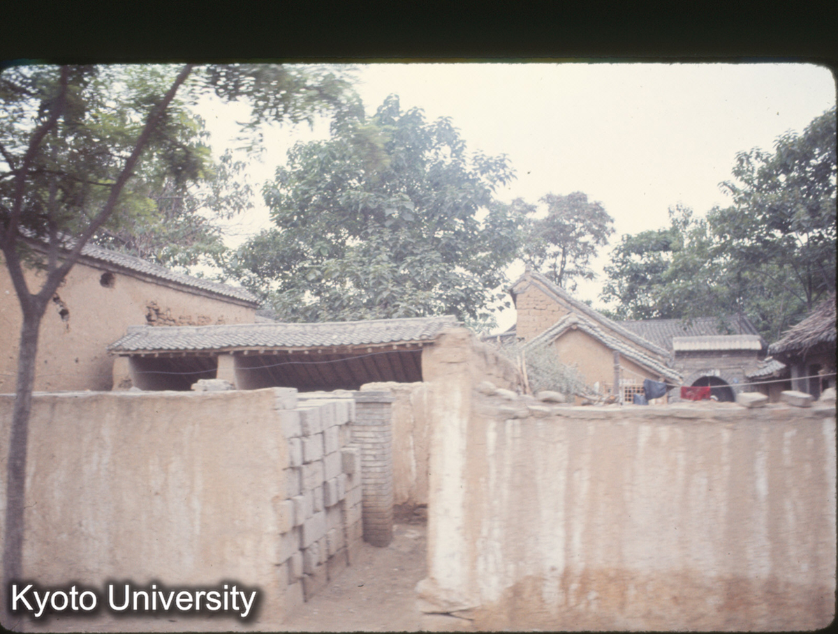 927_洛陽住宅（龍門帰路） (1)