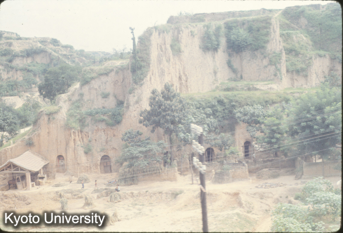 953_鞏県付近 窯洞 (1)