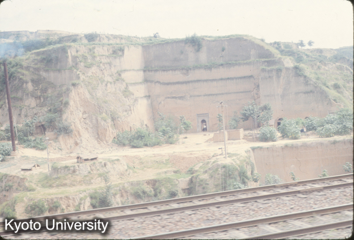 954_鞏県付近 窯洞 (1)