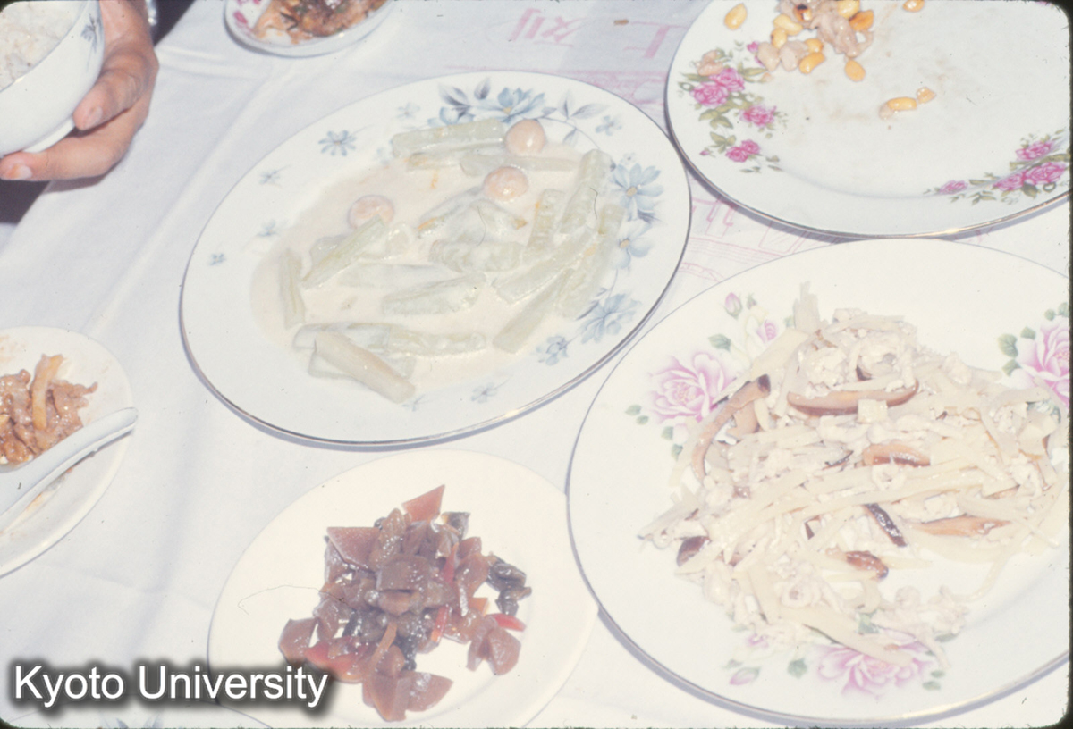 970_食堂車（上海行）夕食 (1)