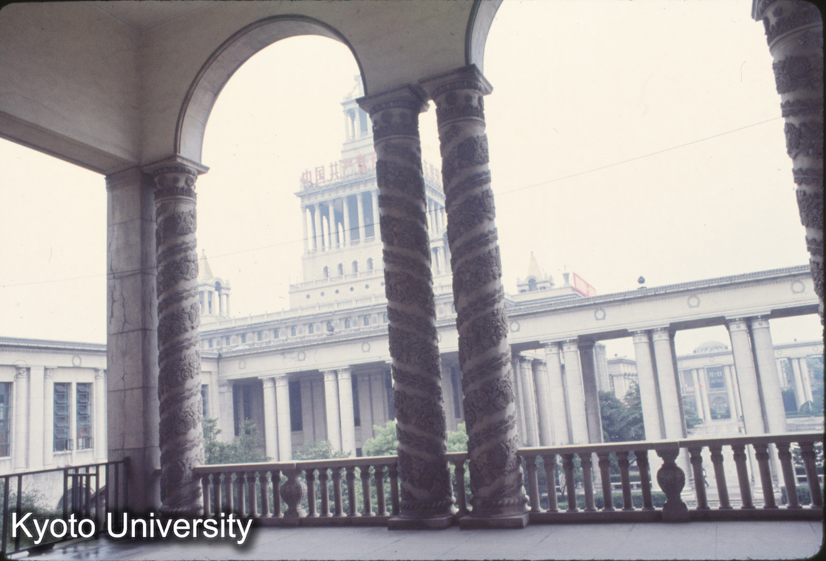 985_上海工業展覧館 中庭 (1)