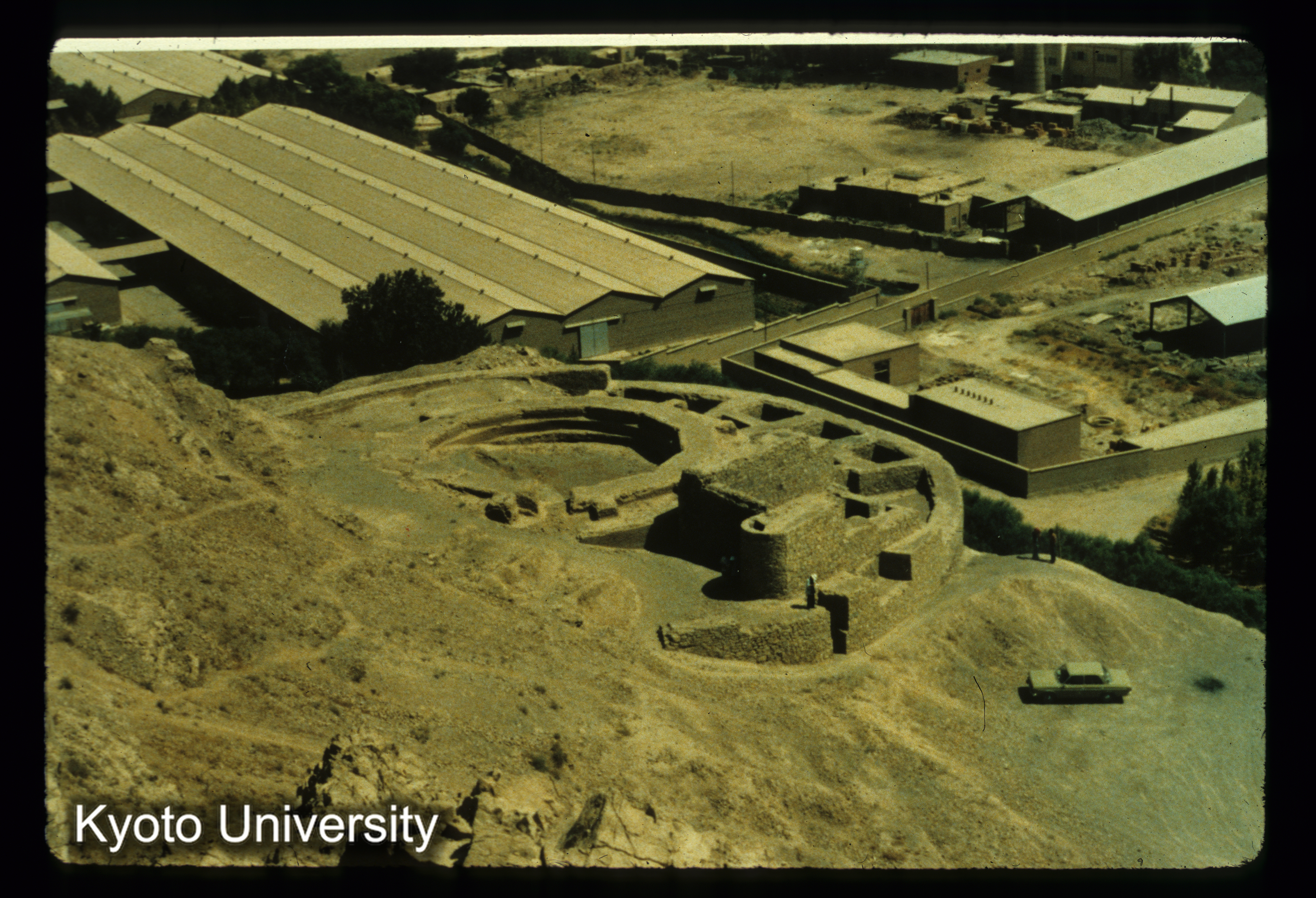 I30_Zendan-e-Harum 全景8thC 12角形+6獄房（orササン拝火寺院） (1)