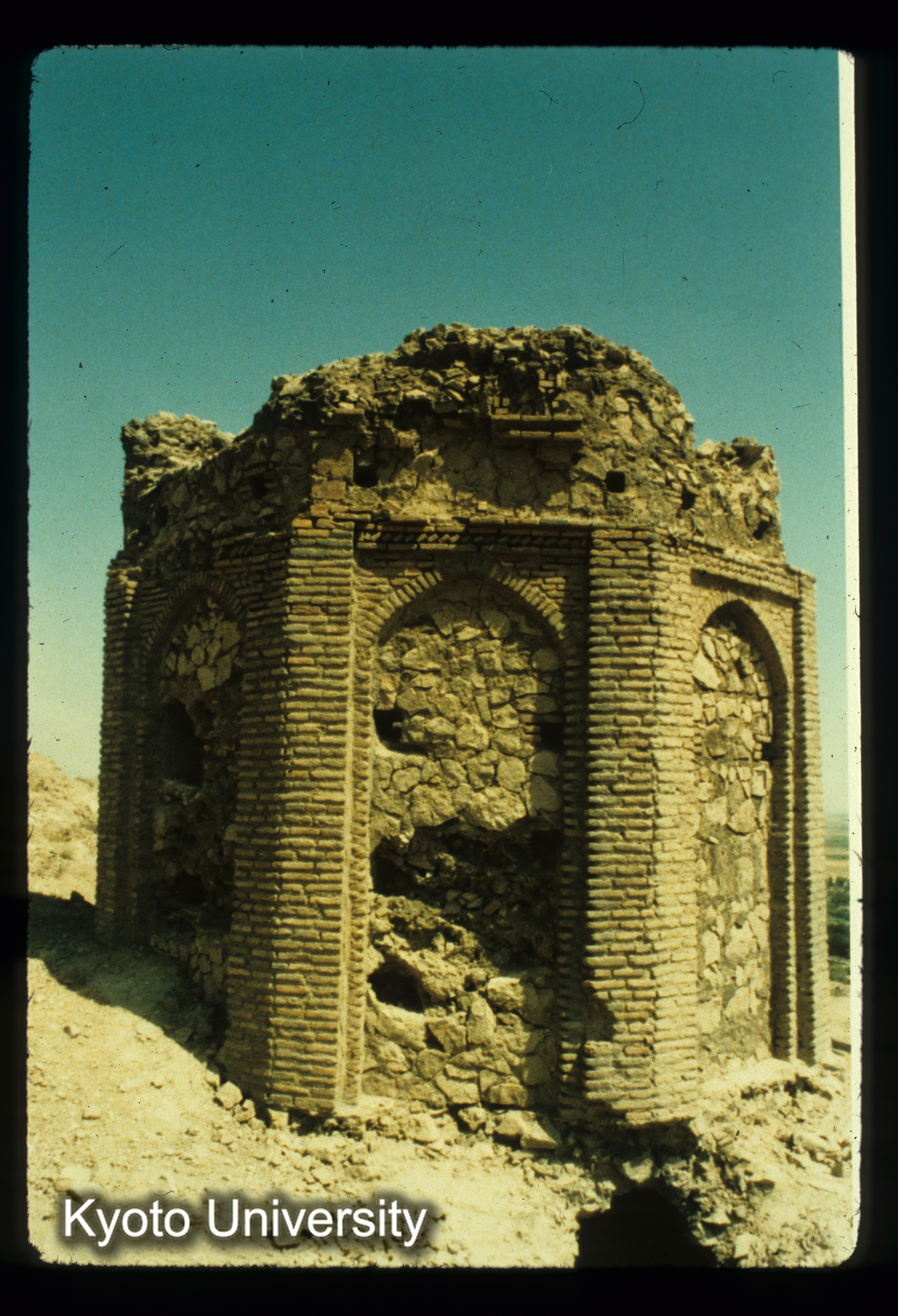 I31_Zendan-e-Harum Borje-Yazit（望楼）8thC (1)