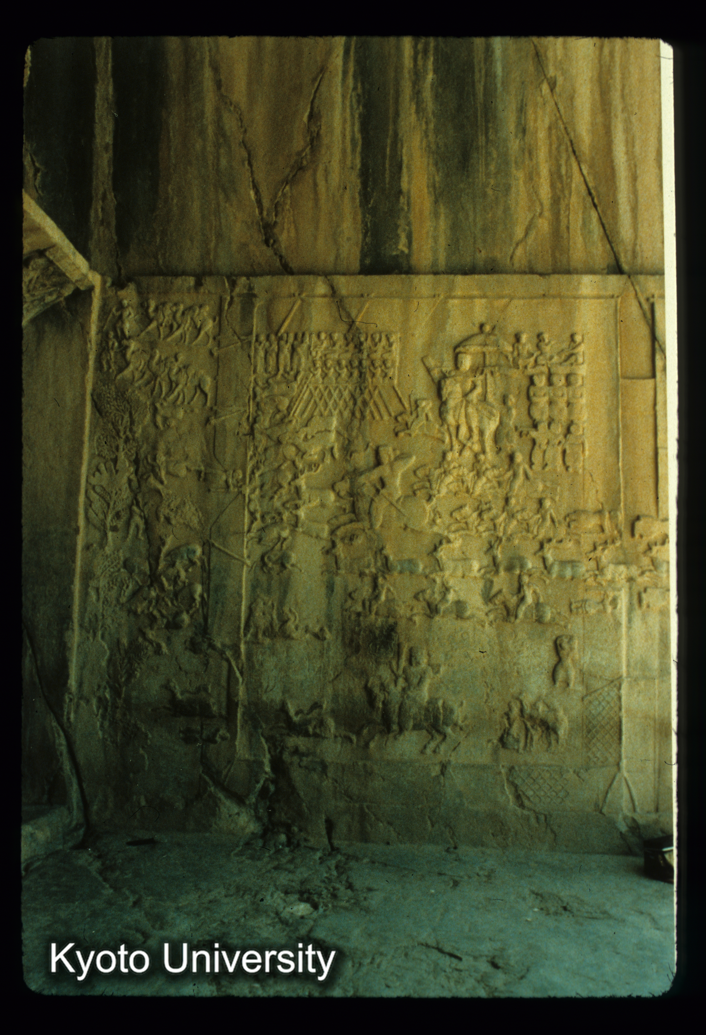 I41_Taq-e-Bostan東壁 王の狩猟 (1)