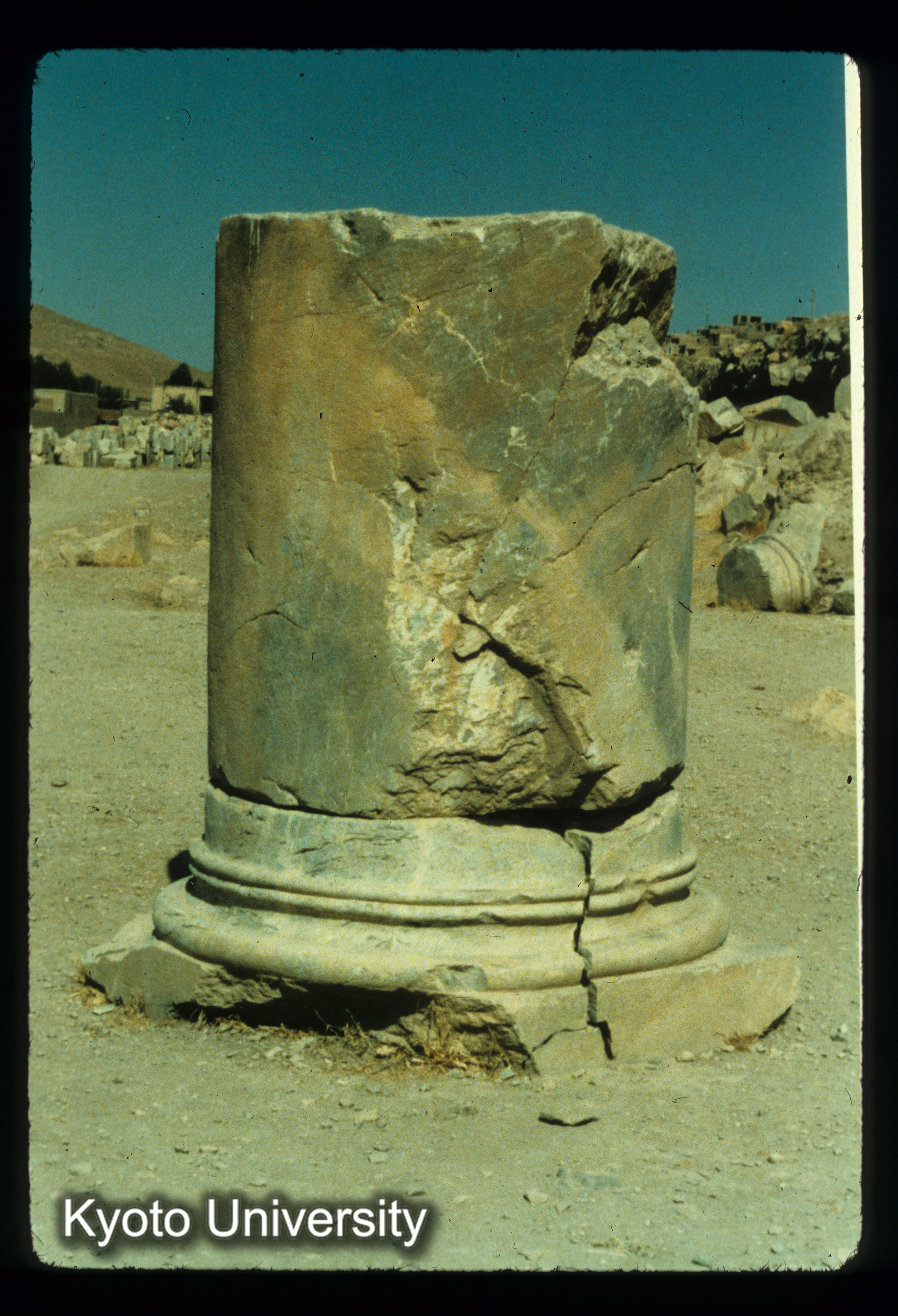 I52_Kangavar神殿 柱根部 (1)