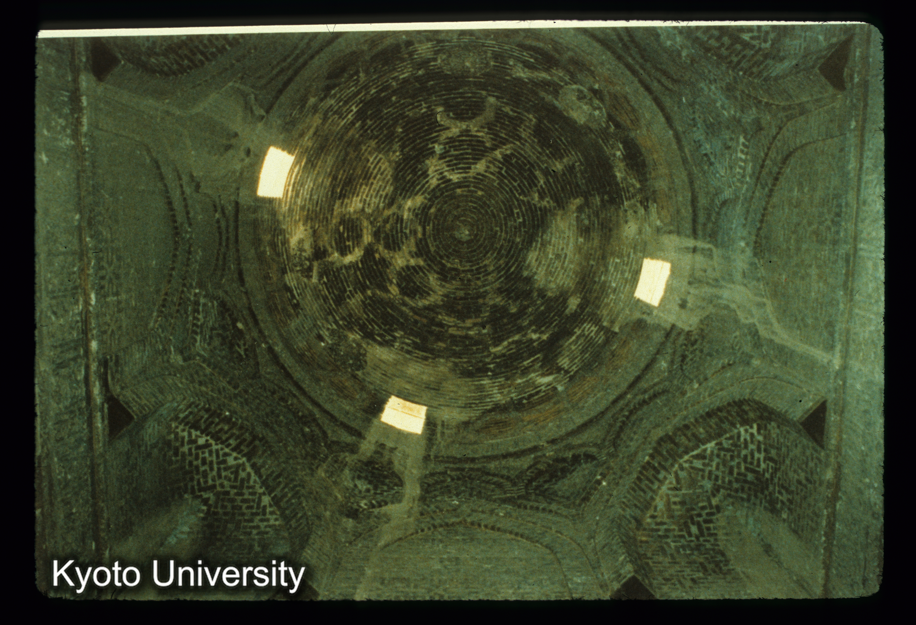 I64_Masjid-i-Jamek（Qurvez）主室ドーム見上げ (1)