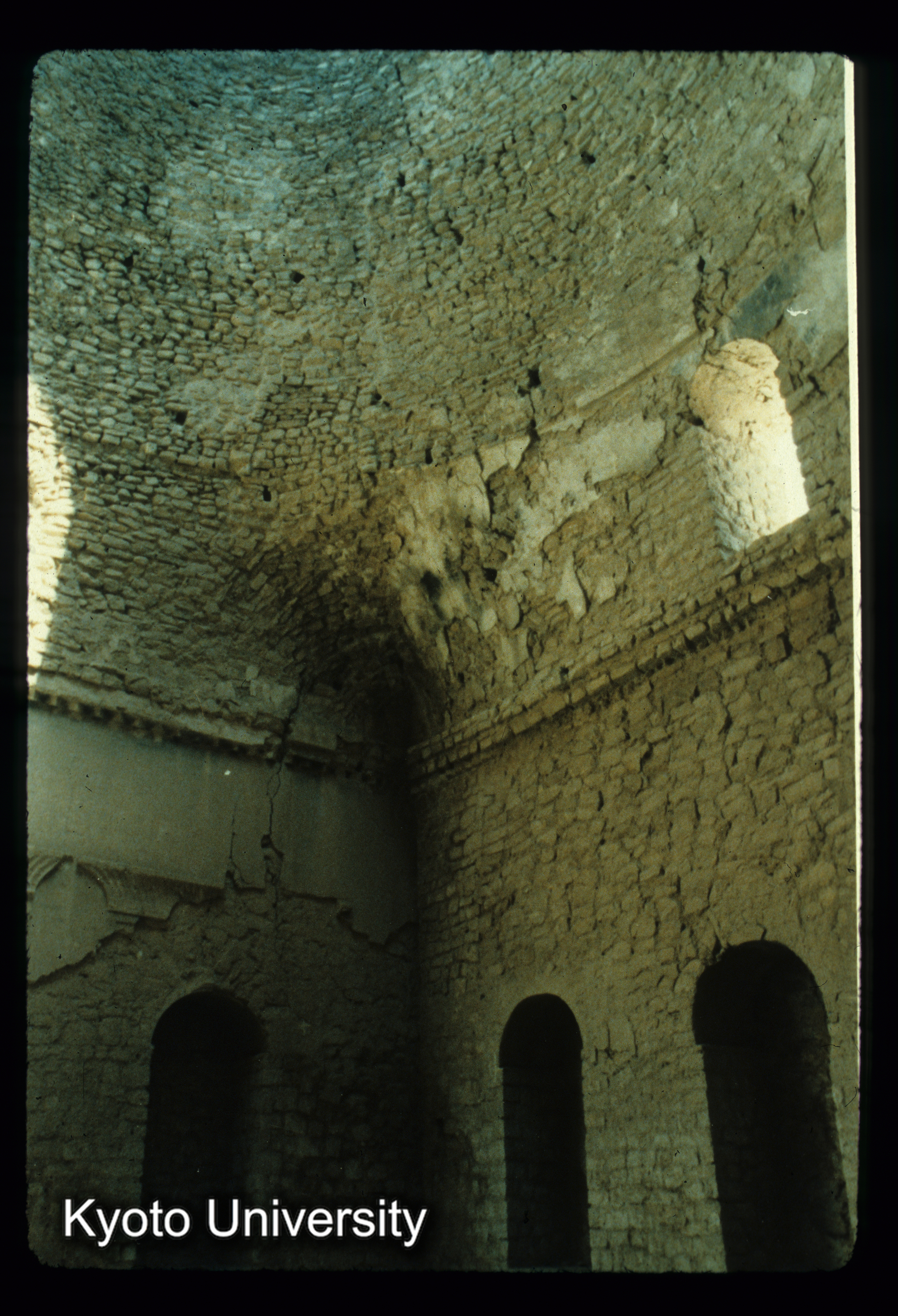 I114_Atishikade（Firuzabad）神殿内部 iwan (1)