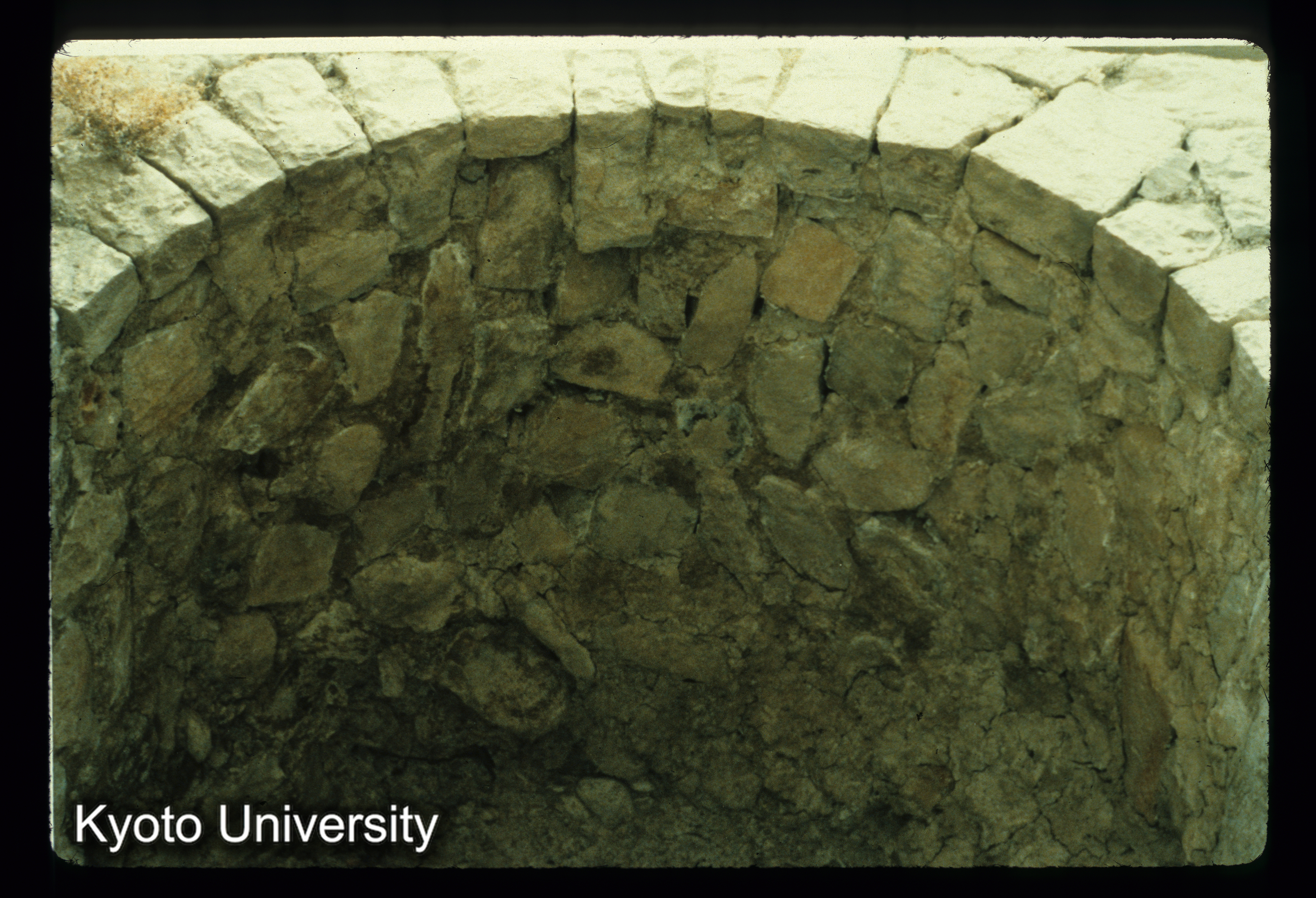 I124_Bishapur拝火壇 ヴォールト細部 (1)