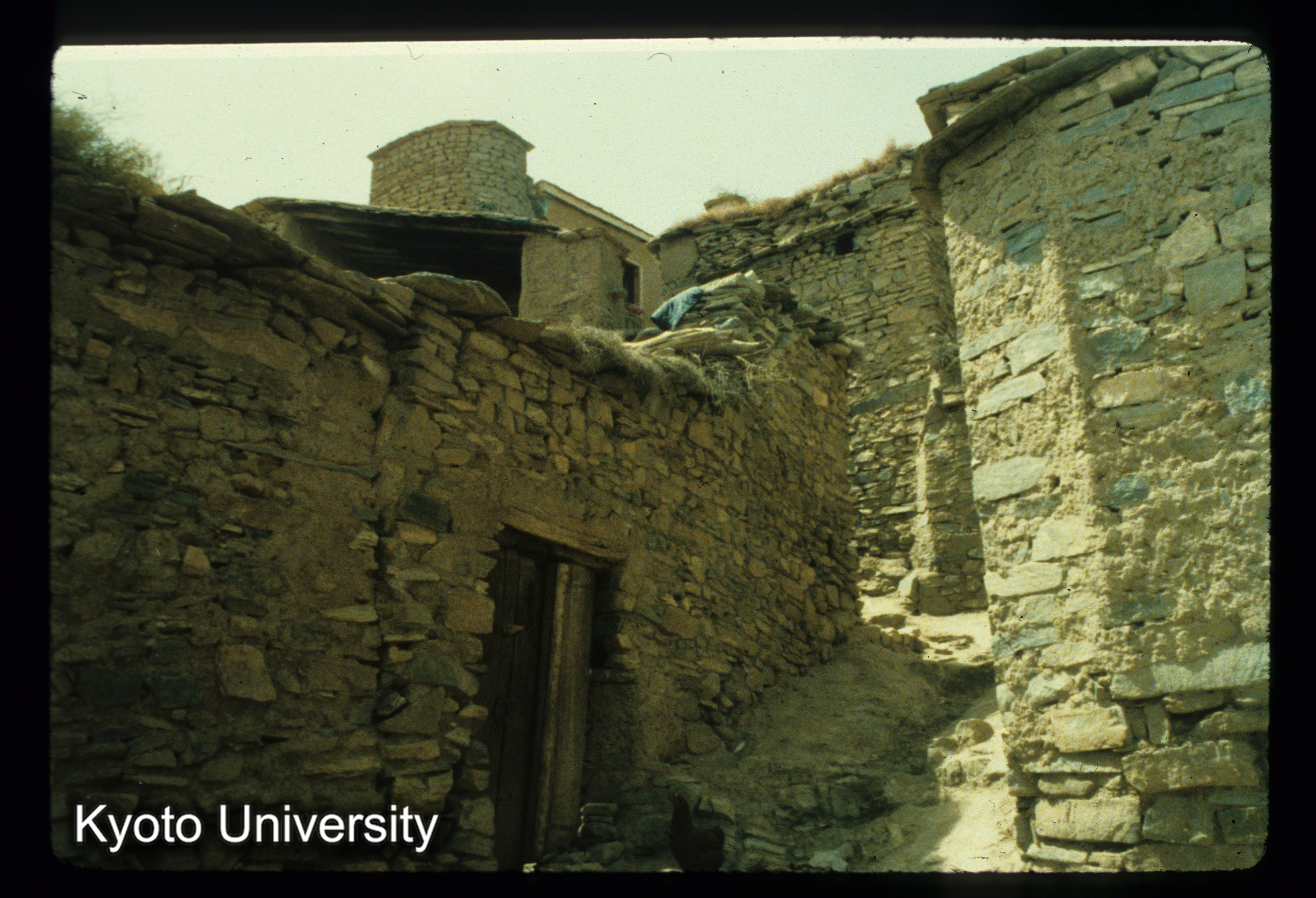 A9_Top dara付近民家 (1)