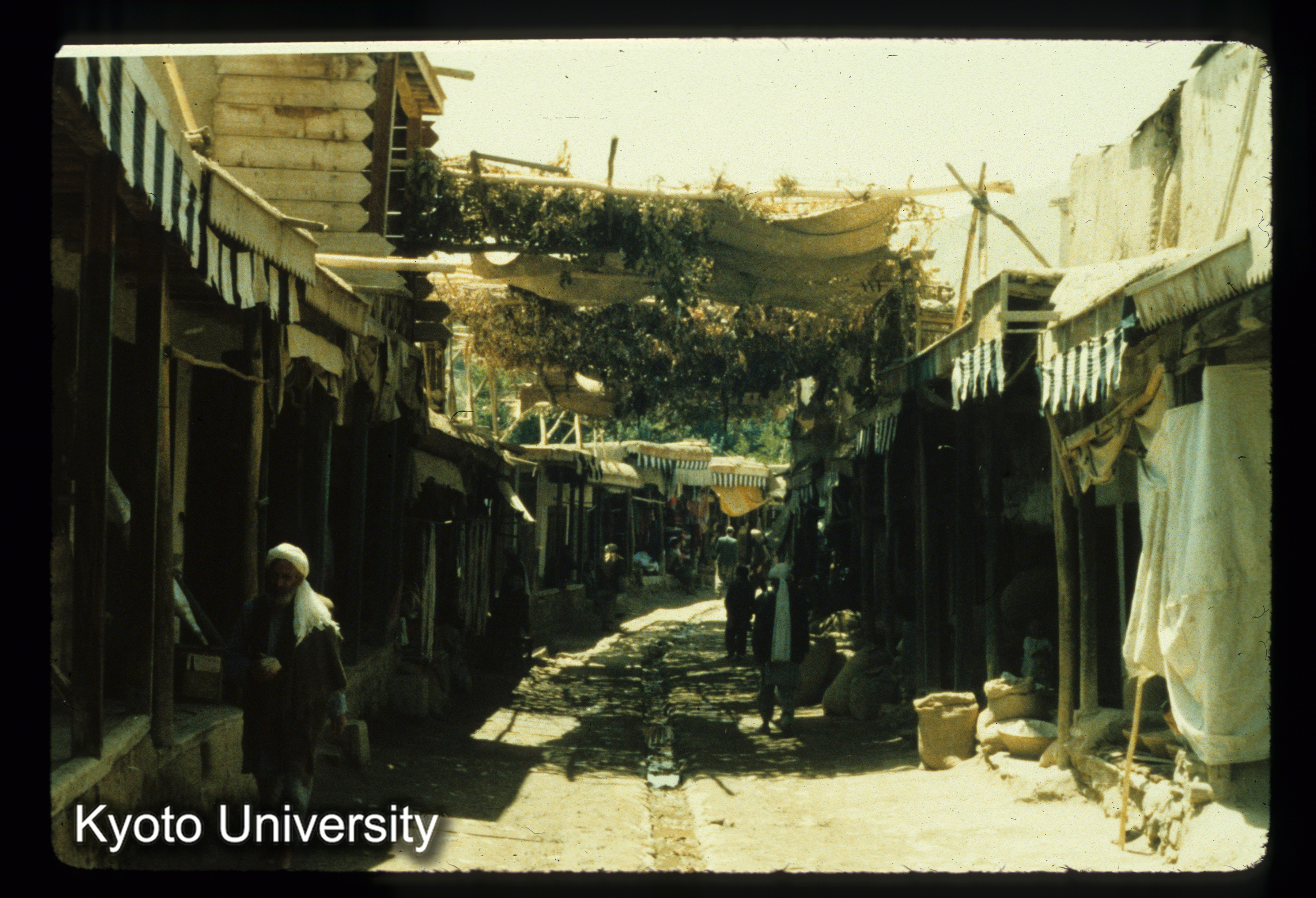 A11_EstalifのBazar (1)