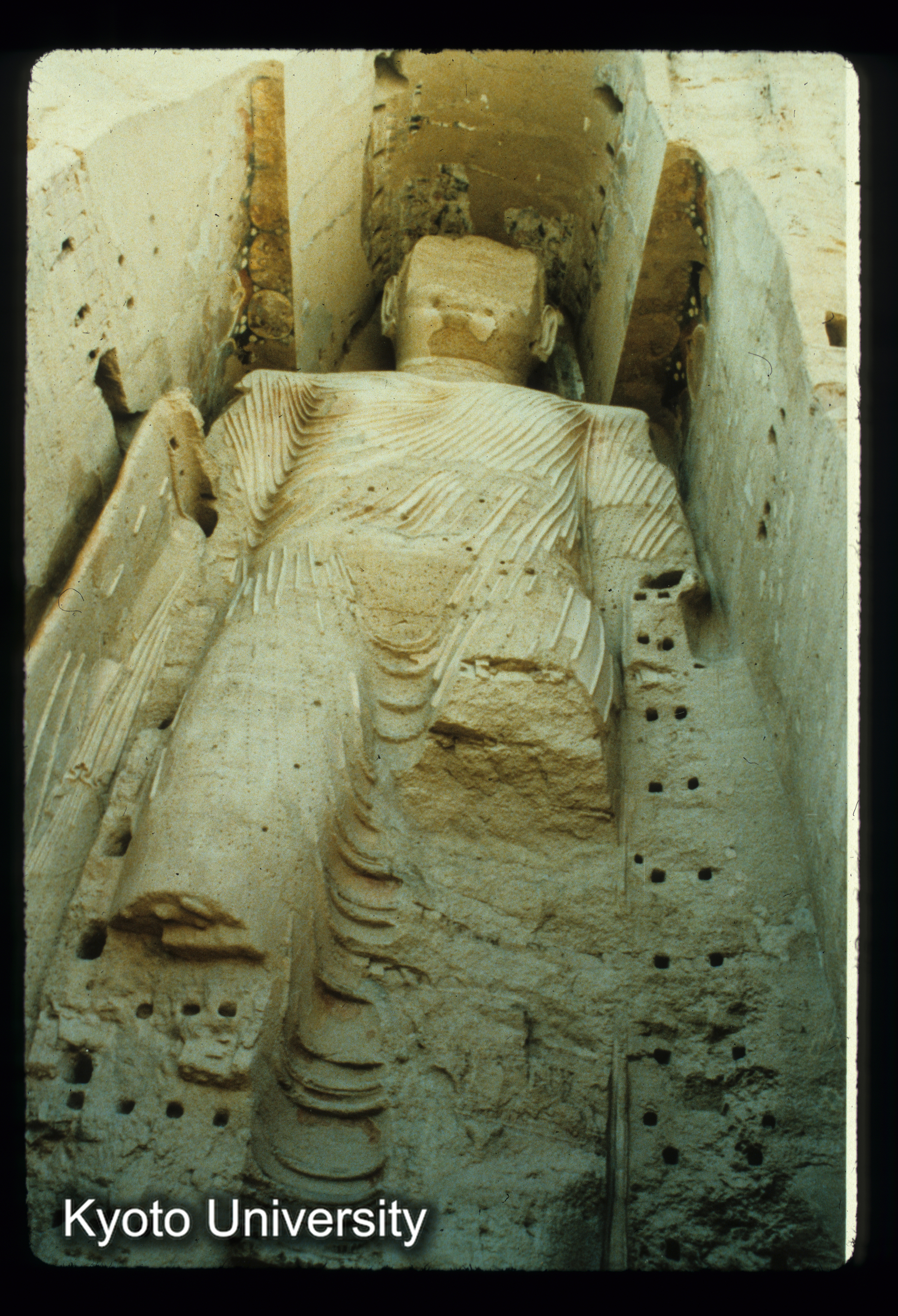 A28_bamiyan西大仏見上 (1)