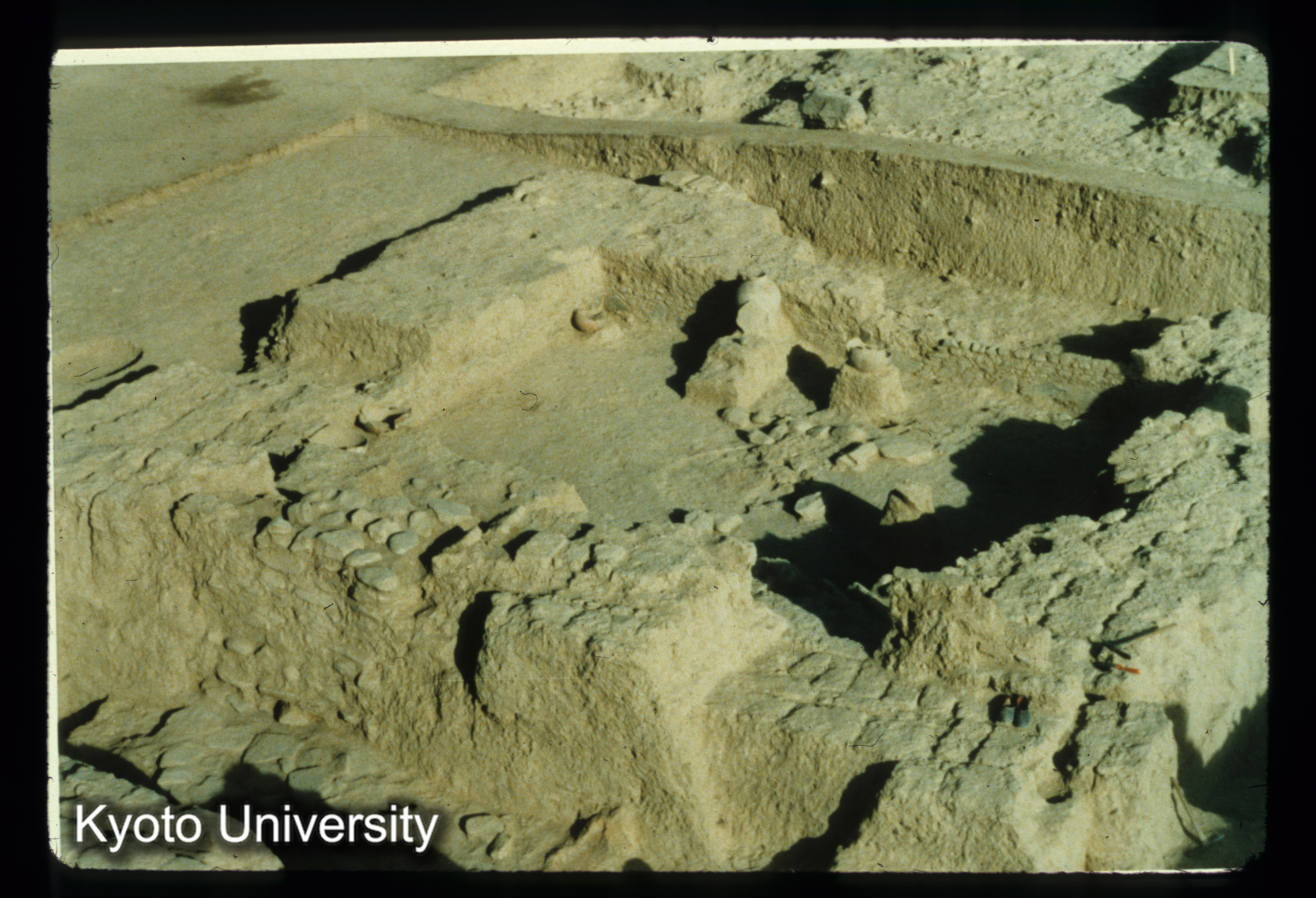 A75_Skandar Tepe BuildingI ヴォールト建物 1978発掘了 (1)