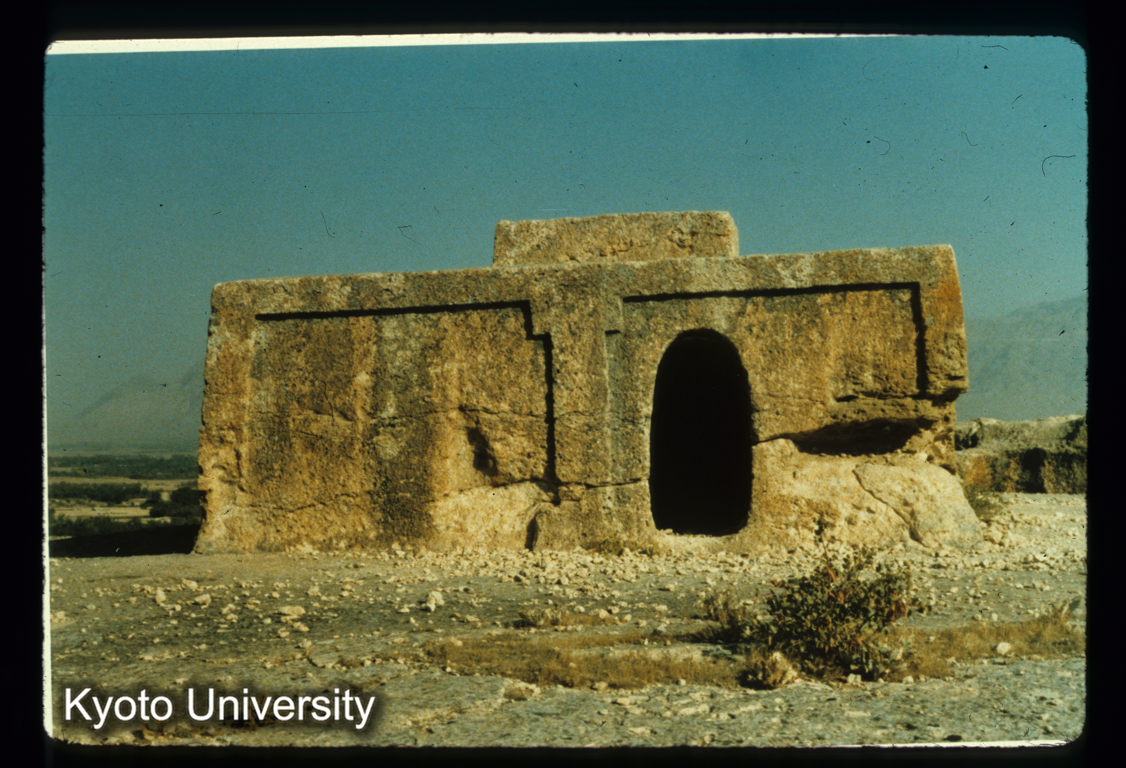 A113_Takht-i-Rustan頂上建物 (1)