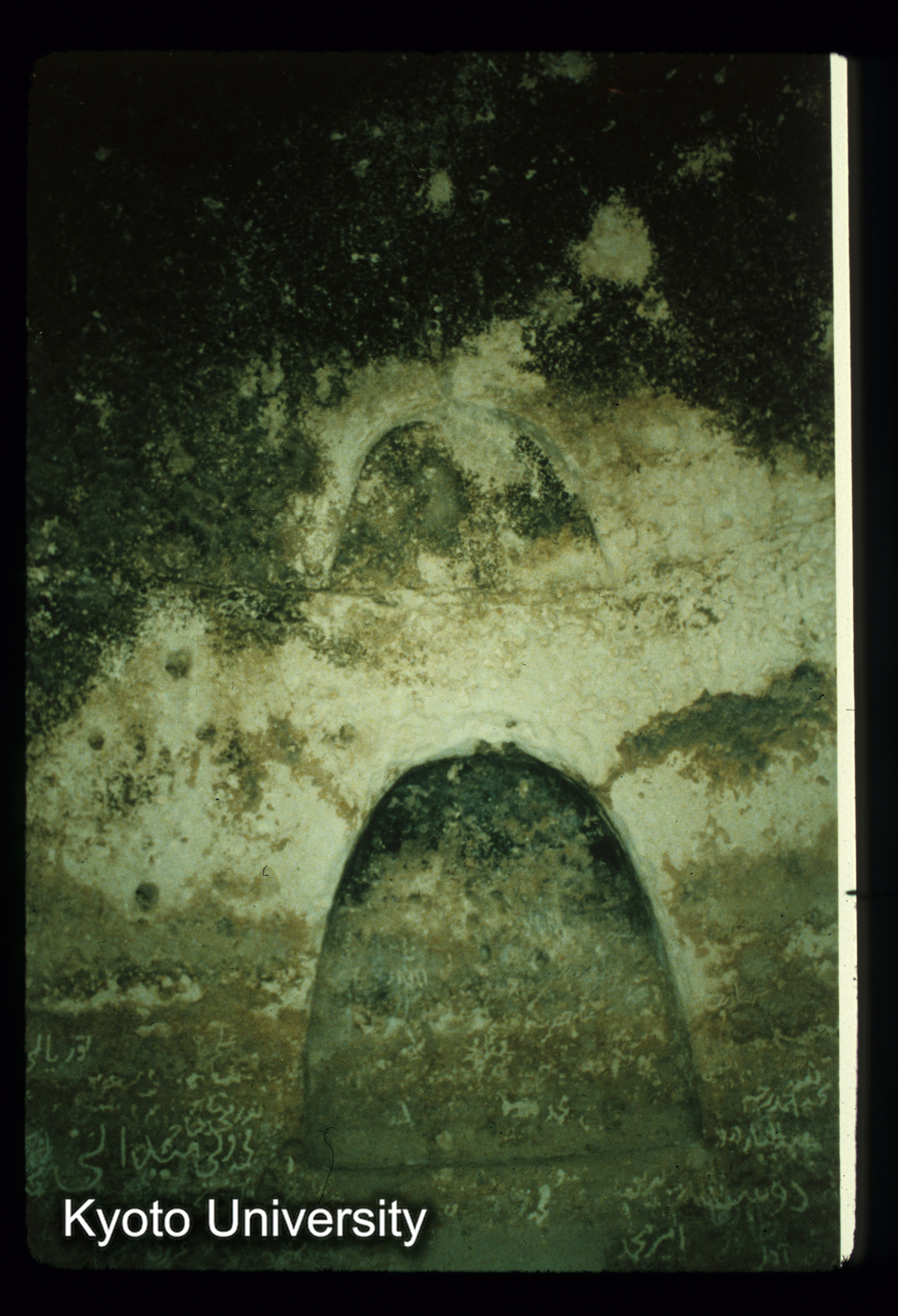 A118_Hibak cave内部 最左の窟 (1)