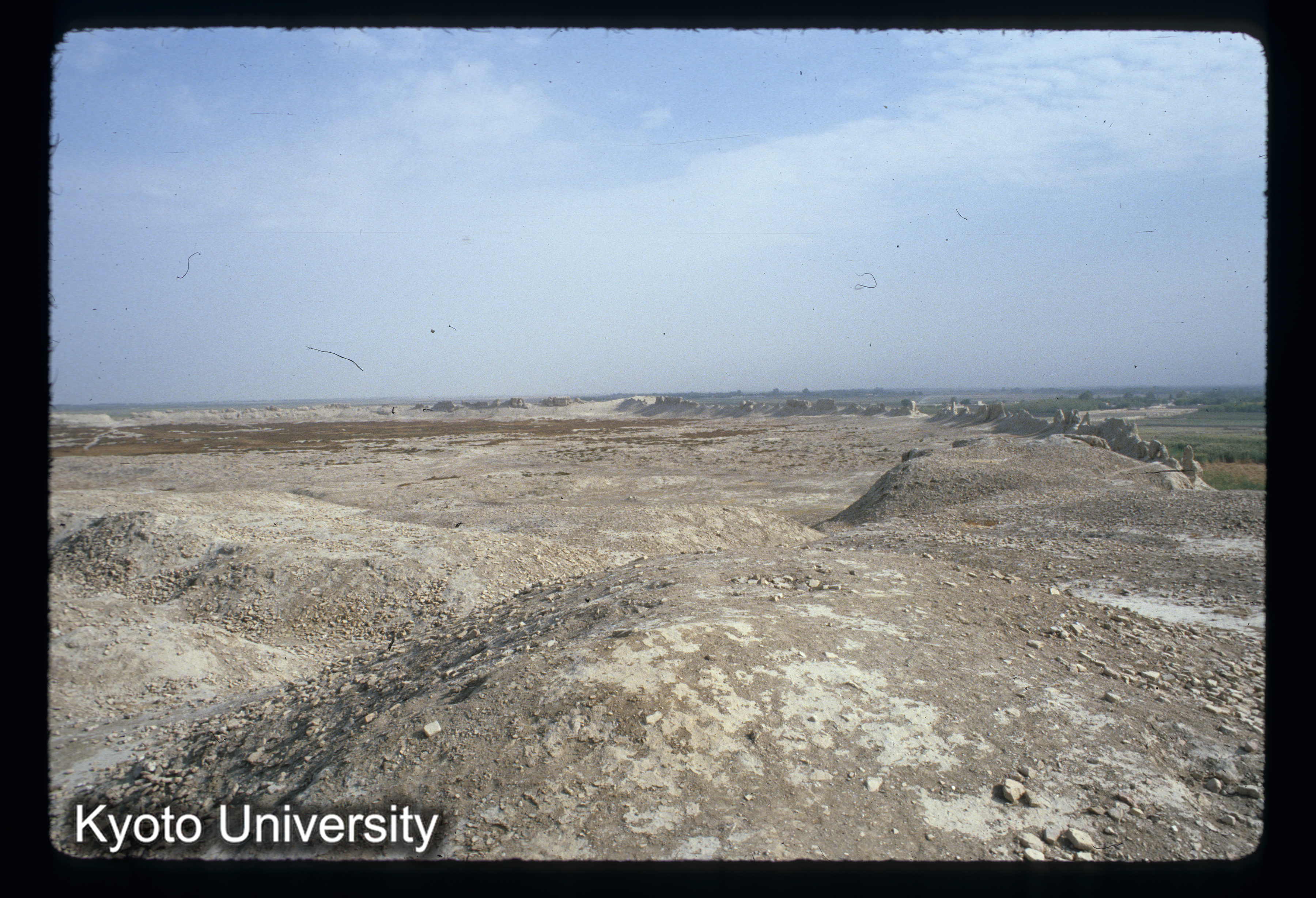 A134_Balkh Diwar Timuriティムールの城壁 略円形（隅丸方形にちかい）内城径1km 外城径4km (1)