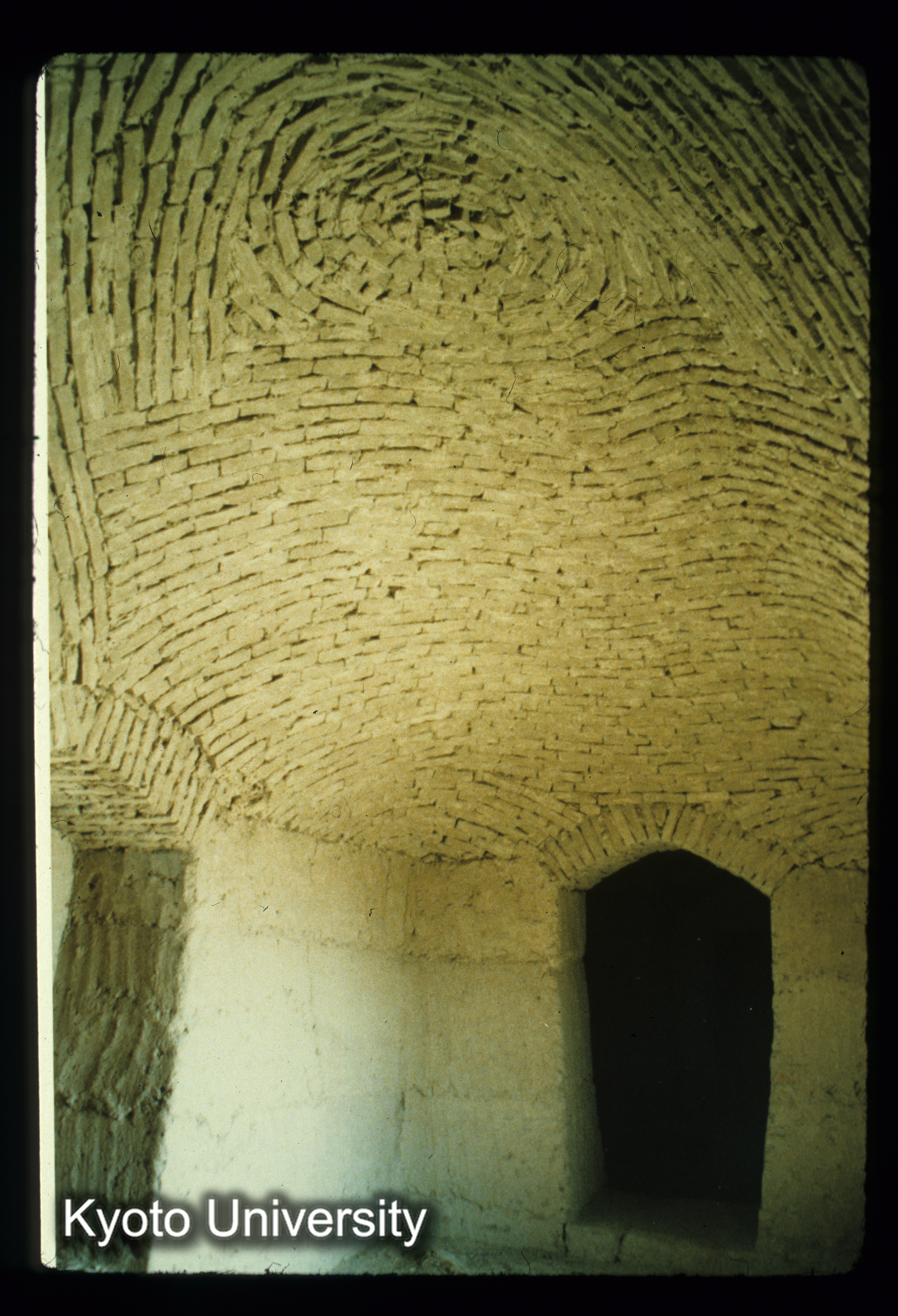 A142_北部の小masjid bad brickのドーム（Balkh付近） (1)