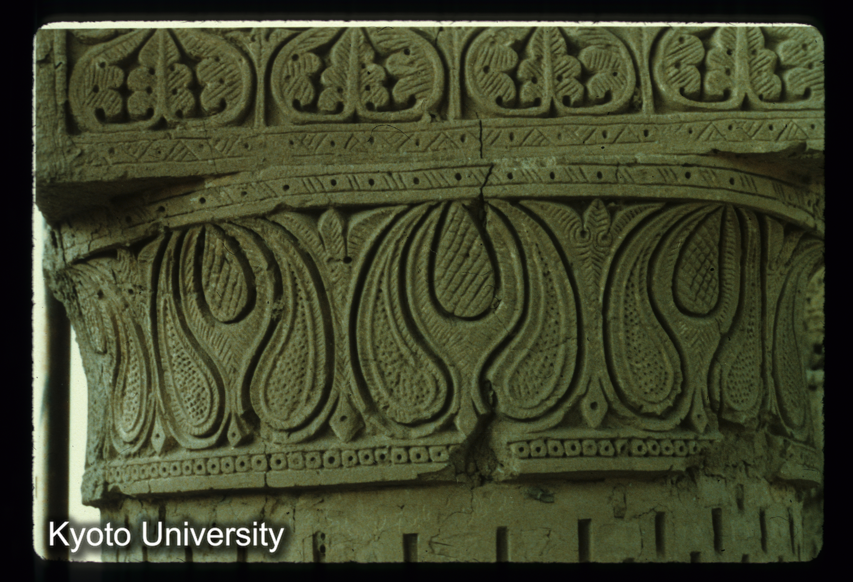 A146_Nōgunbad 柱頭装飾 heshtに草泥土上塗 (1)