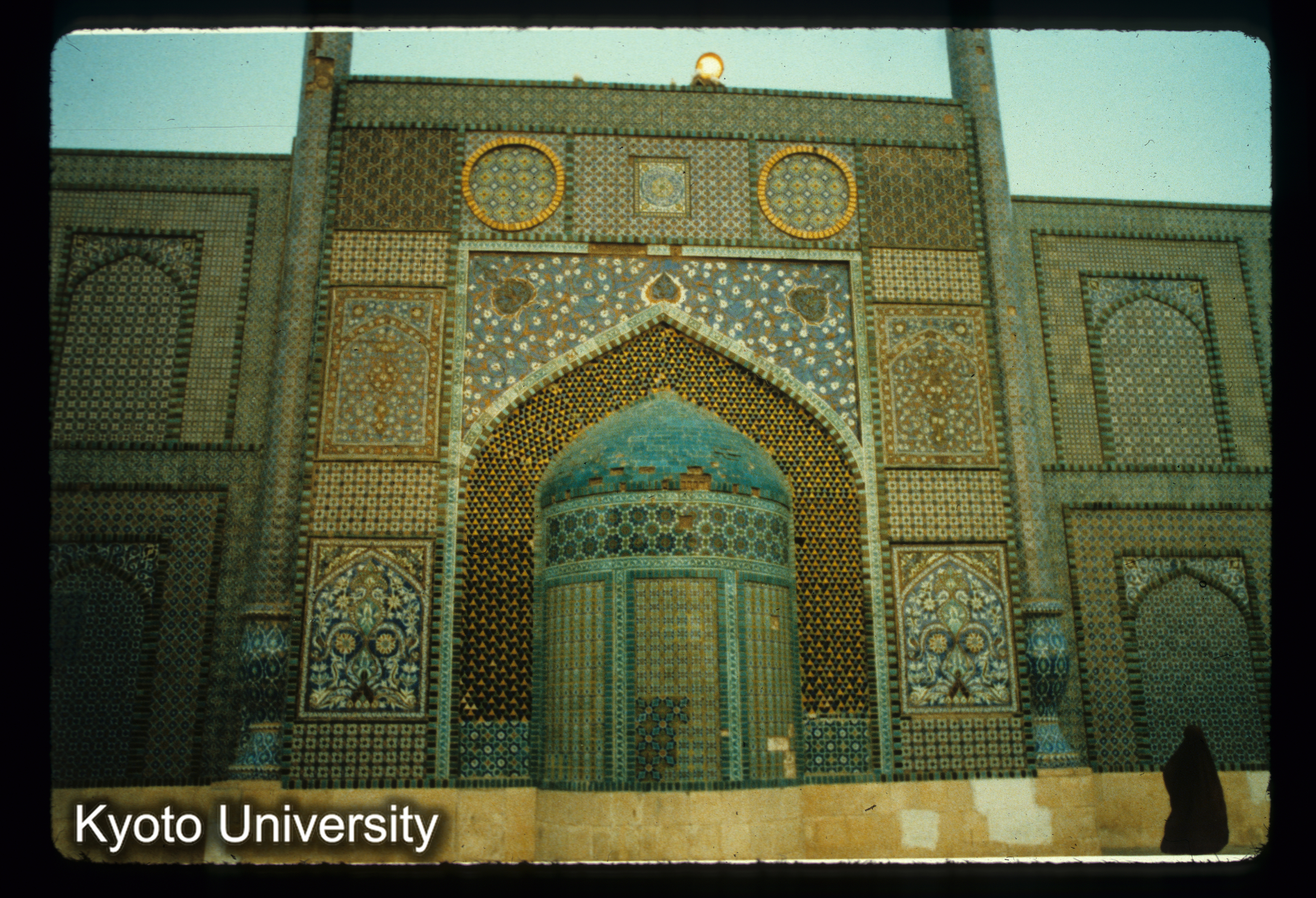 A149_Mazar Masjid 正面（Mazar-i Shalif） (1)