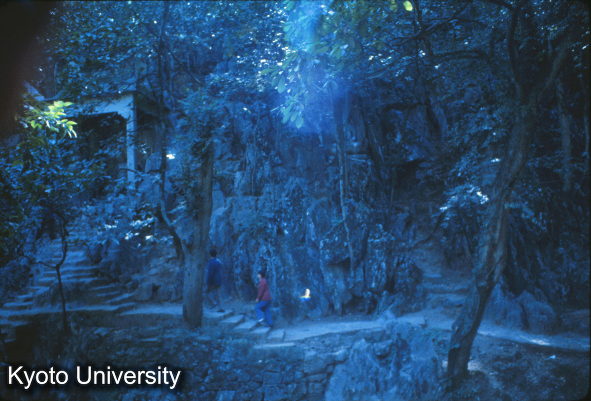 462_霊隠寺石窟 (1)