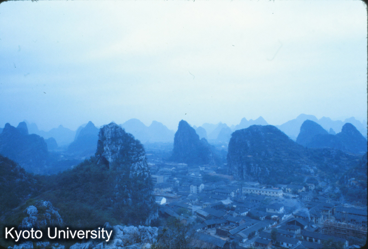 653_芦笛岩上より (1)