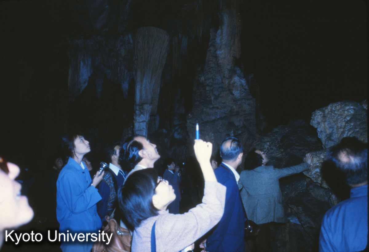 664_七里岩洞窟（２） (1)