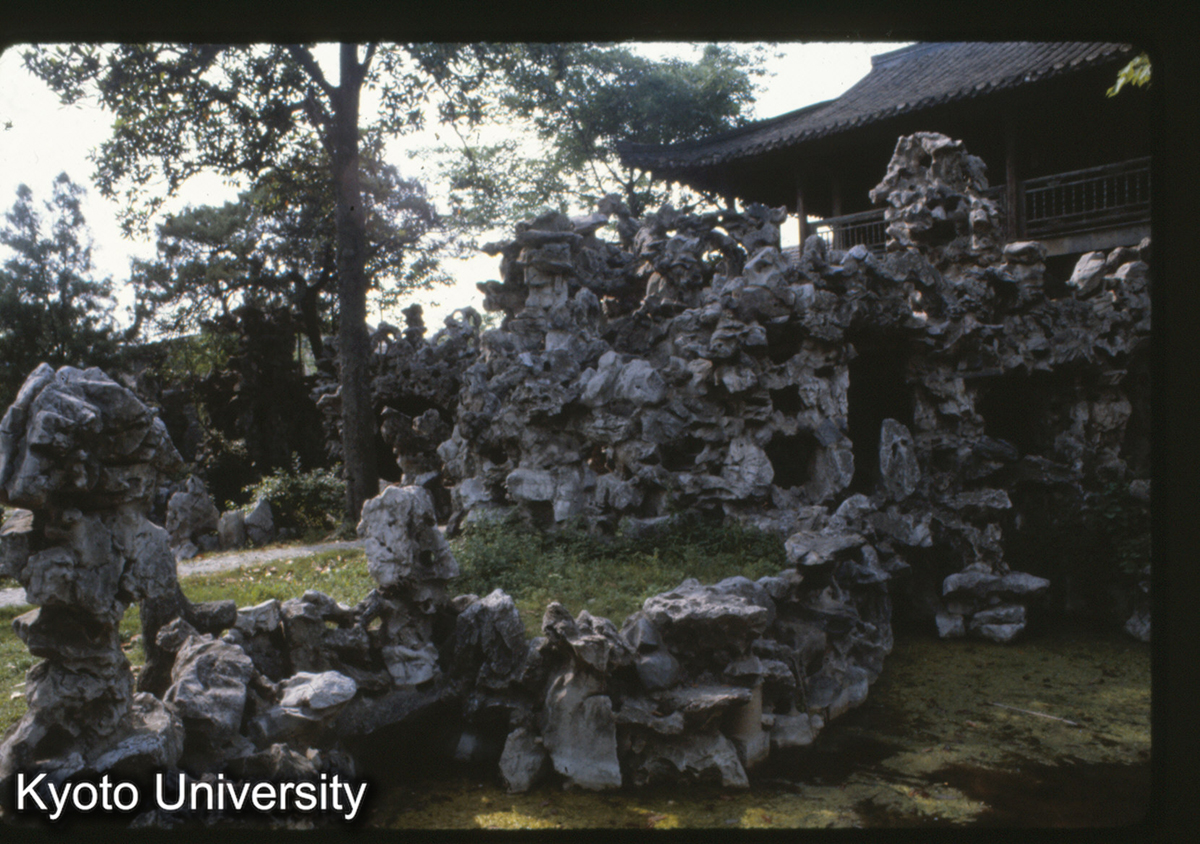 7-10_个園 夏山 湖石_81 (1)