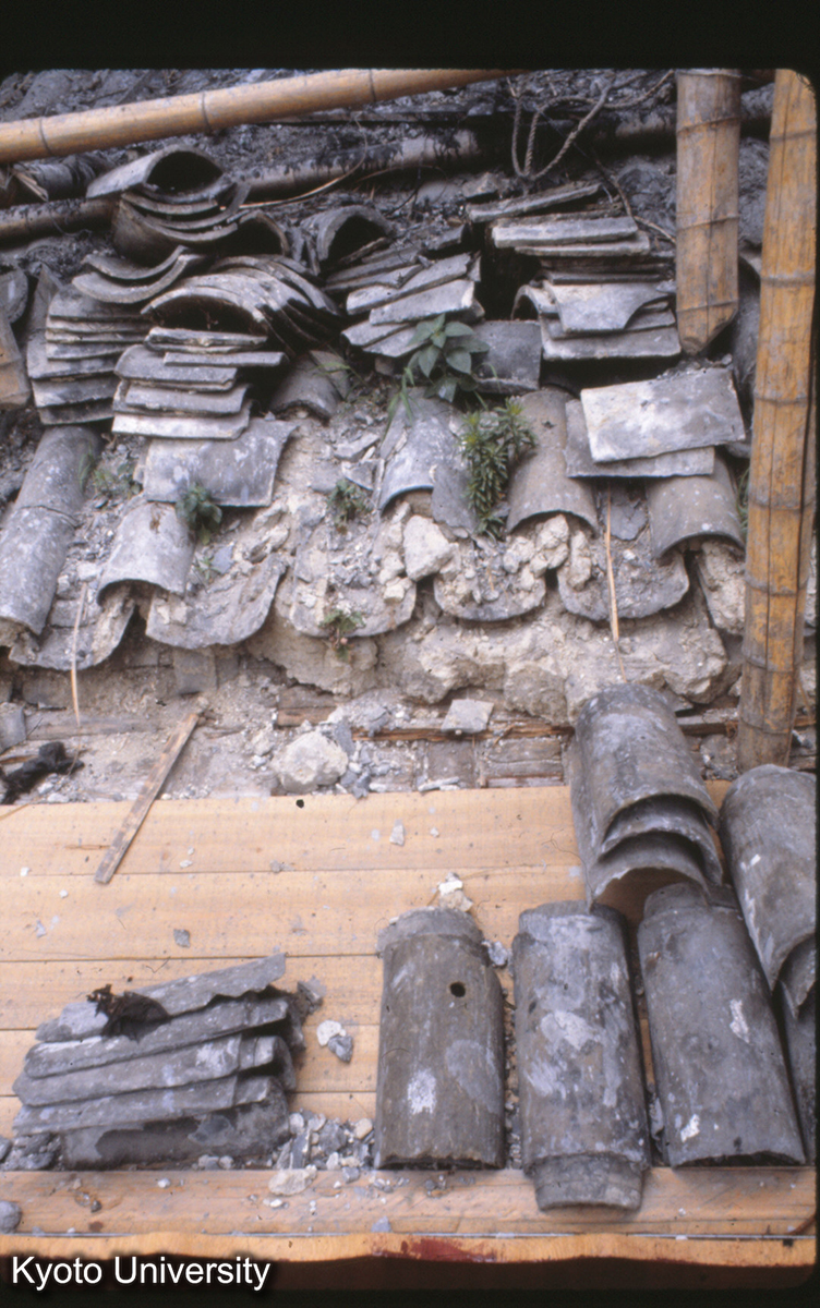 14-11_蘇州玄妙観三清殿（修理中）瓦・野地 (1)