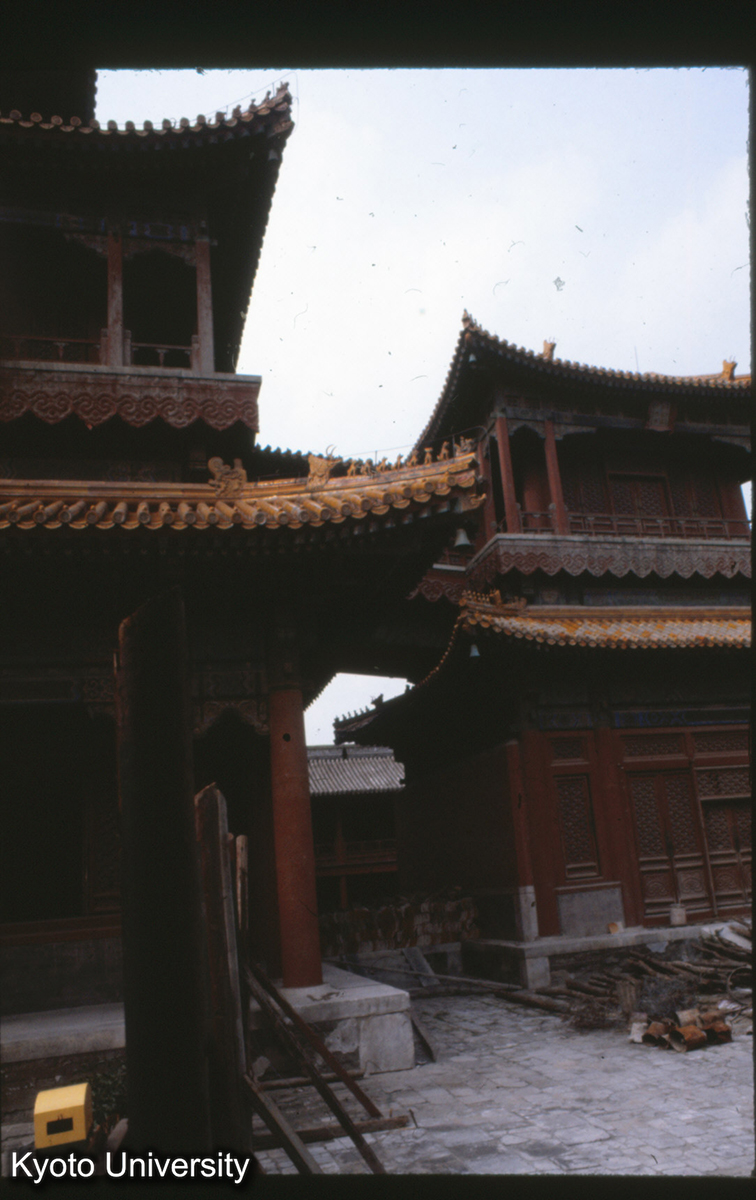 23-13_北京雍和宮 空廊 (1)