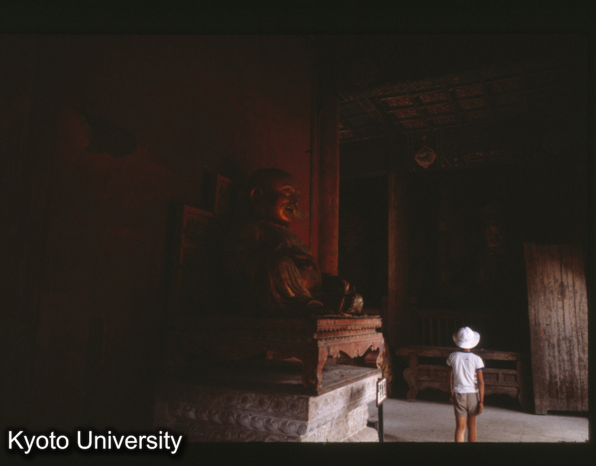 24-37_承徳普寧寺 天王殿 大肚和尚（弥勒化身） (1)