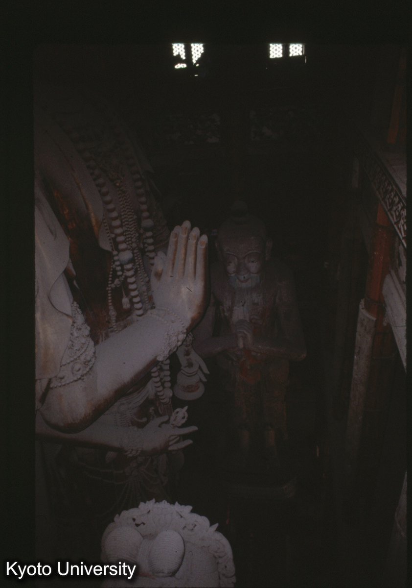 25-20_承徳普寧寺 大乗之閣 大仏と善才（反対側龍女）_81 (1)