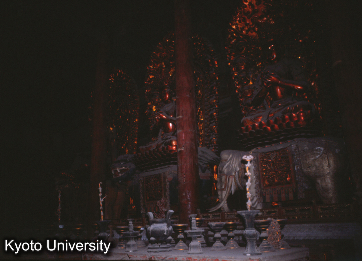 29-21_承徳殊像寺会乗殿 内部 (1)