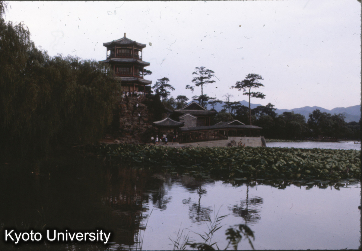 30-21_承徳避暑山荘 金山（倣鎮江金山寺） (1)