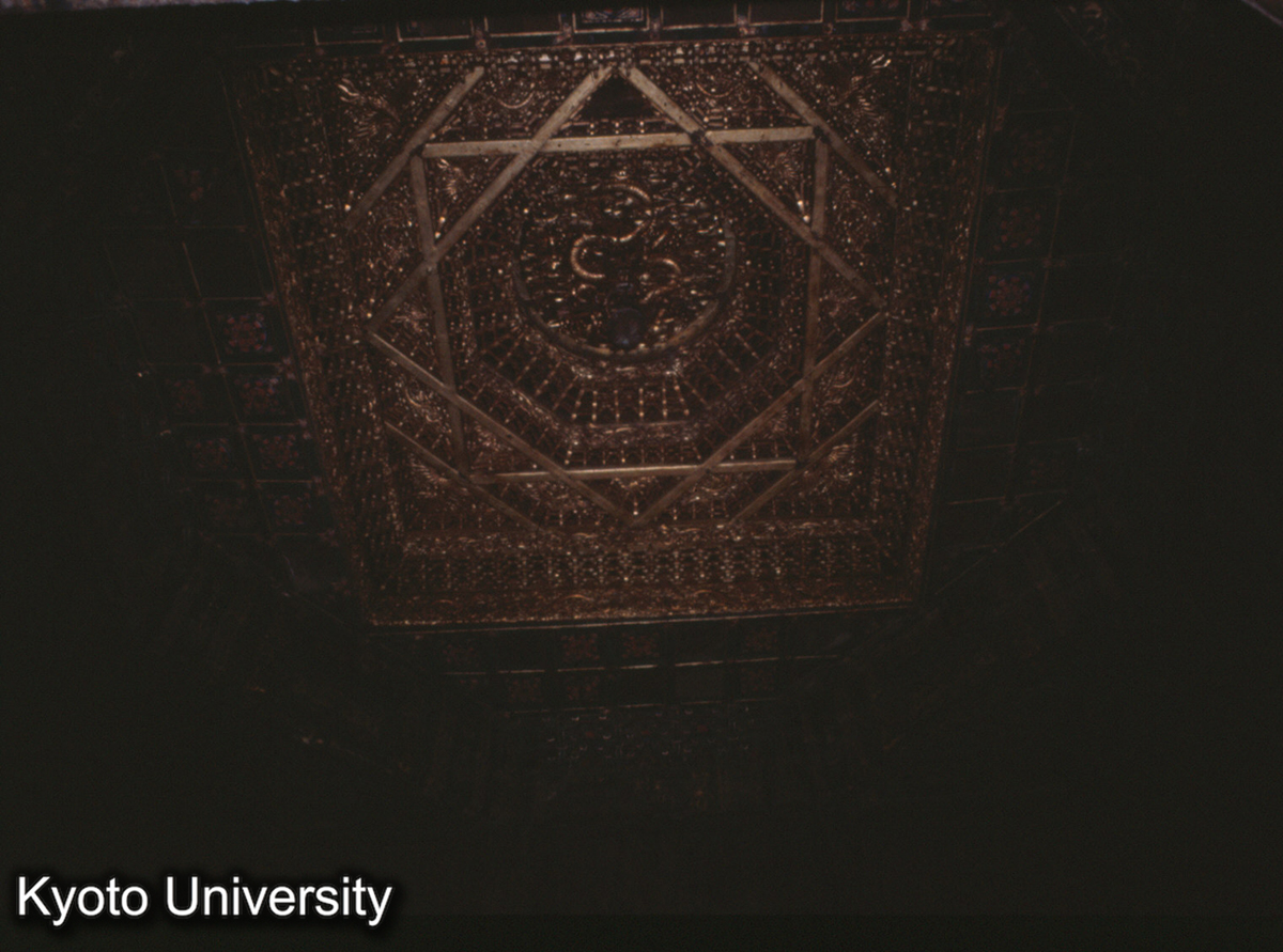 31-8_承徳安遠廟 普渡殿 頭八藻井 (1)