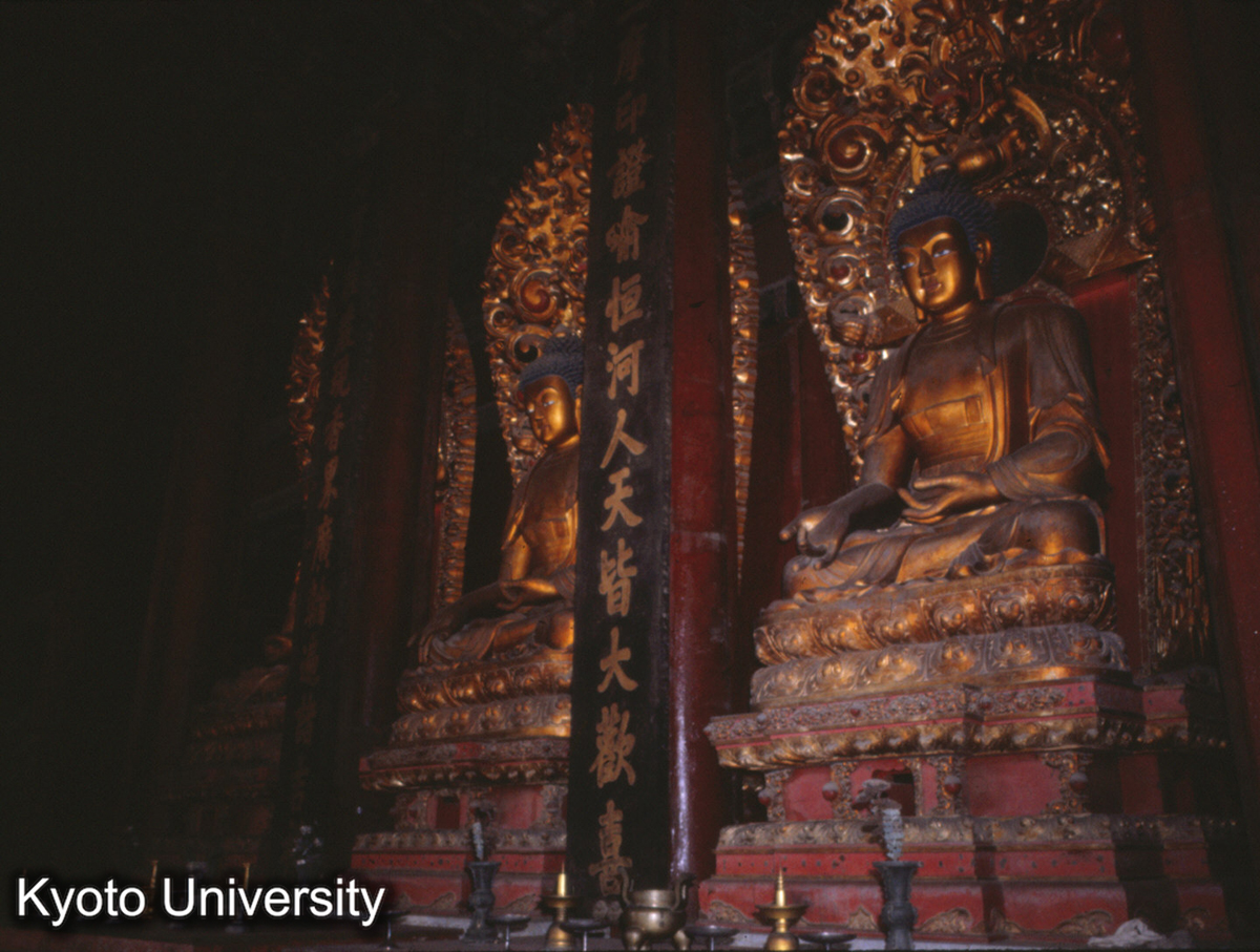 31-15_承徳普楽寺宗印殿 内部 (1)