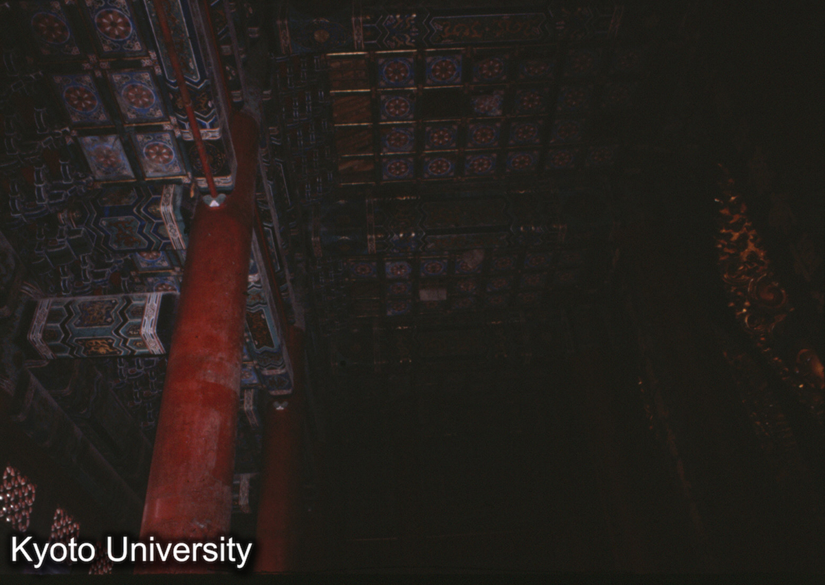 31-17_承徳普楽寺宗印殿 内部 (1)