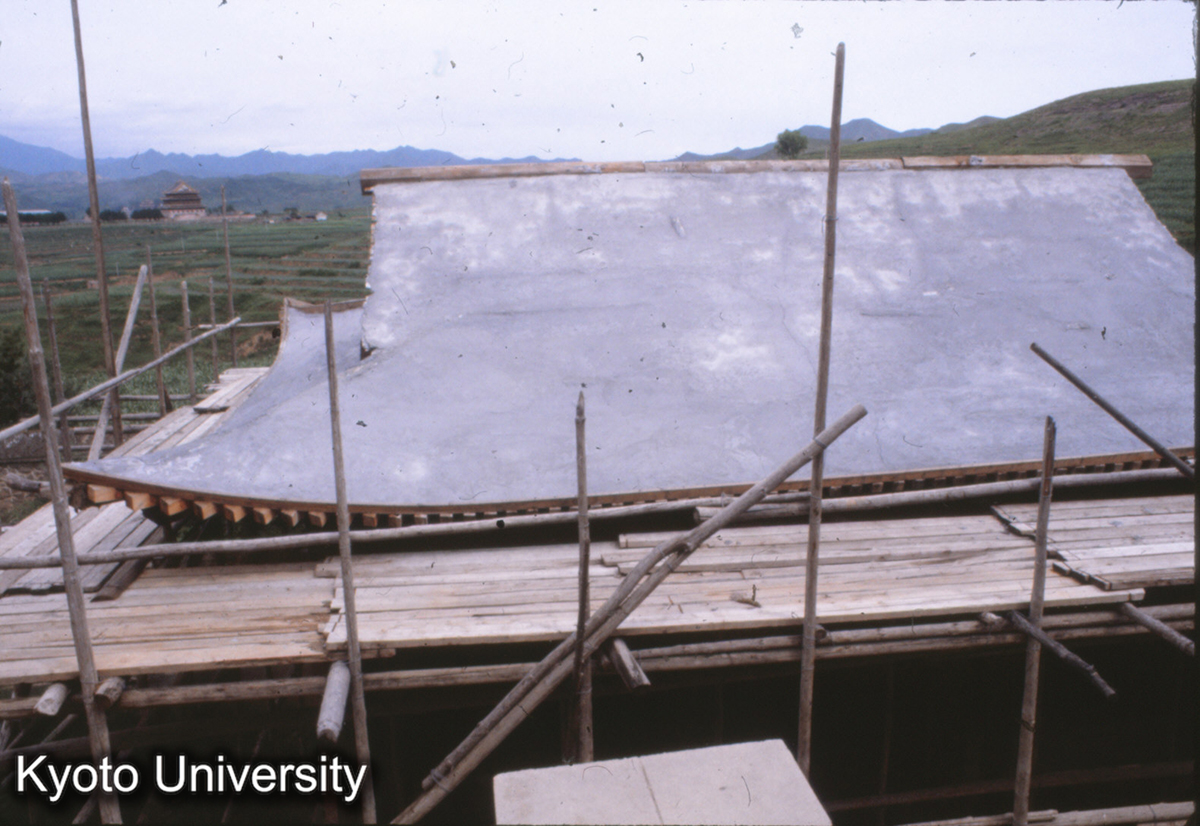 31-21_屋根葺き替え修理（承徳普楽寺） (1)