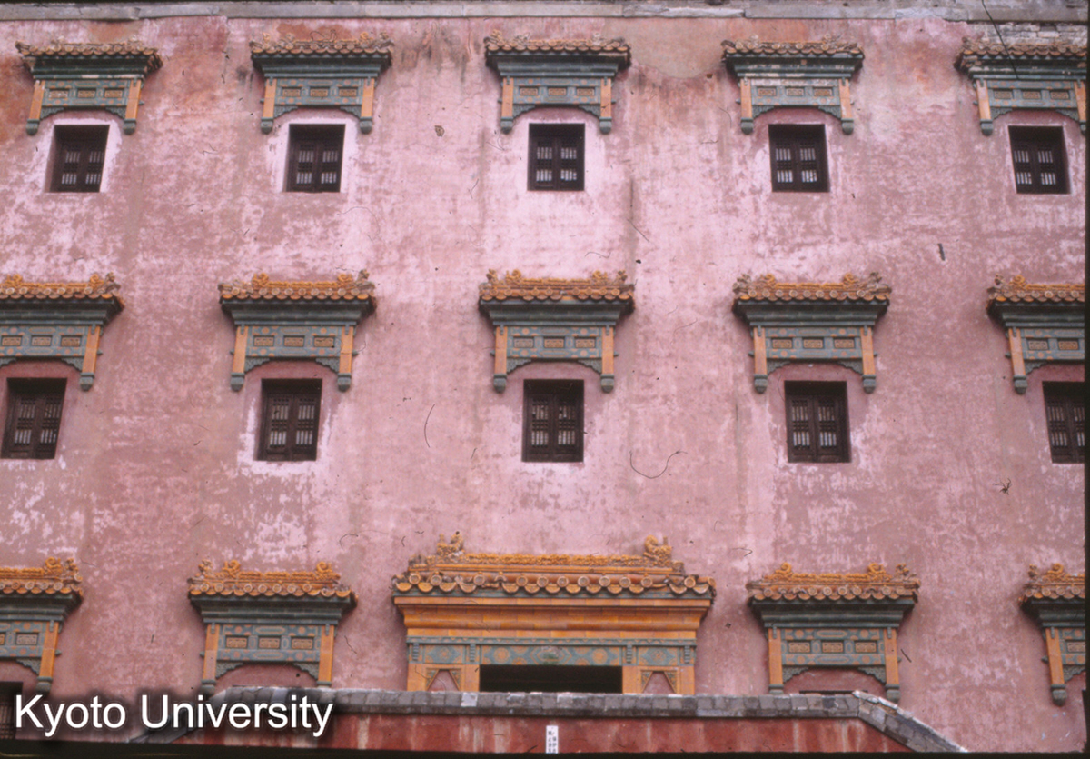 32-25_承徳須弥福寿廟 大紅宮墻面詳細（"琉璃垂花窓"） (1)