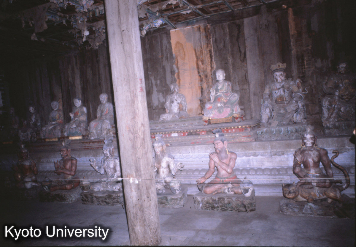 33-7_須弥福寿廟 大紅台 羅漢 (1)