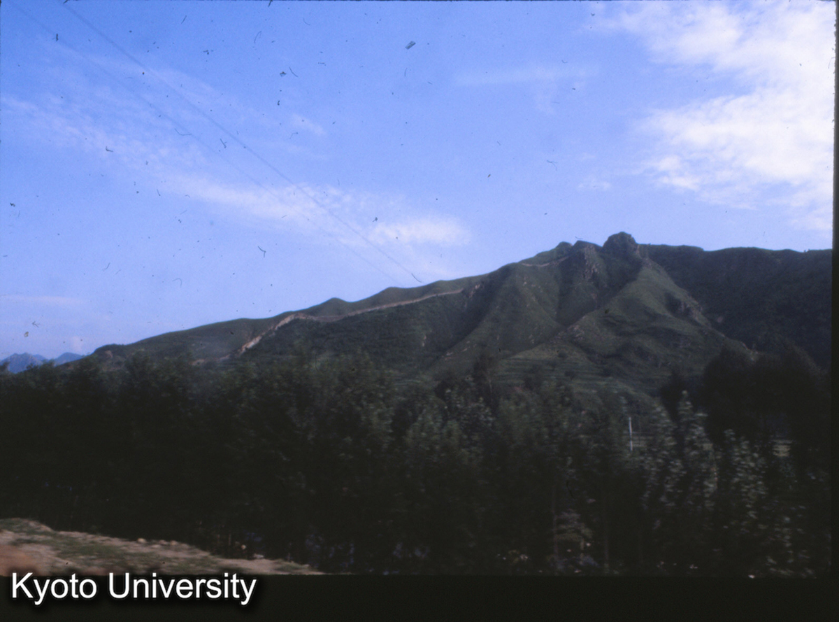 33-35_長城墻子路（北京→承徳 中間、車中ヨリ） (1)