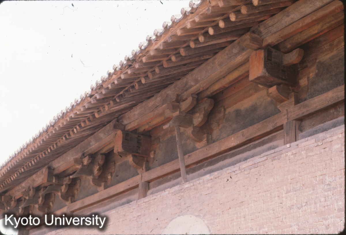 41-12_平遥 双林寺大雄宝殿 背面斗栱 (1)