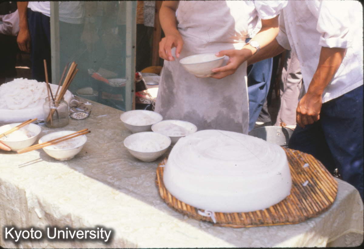 42-23_太原 晋祠 廟会 露店（豆麵） (1)