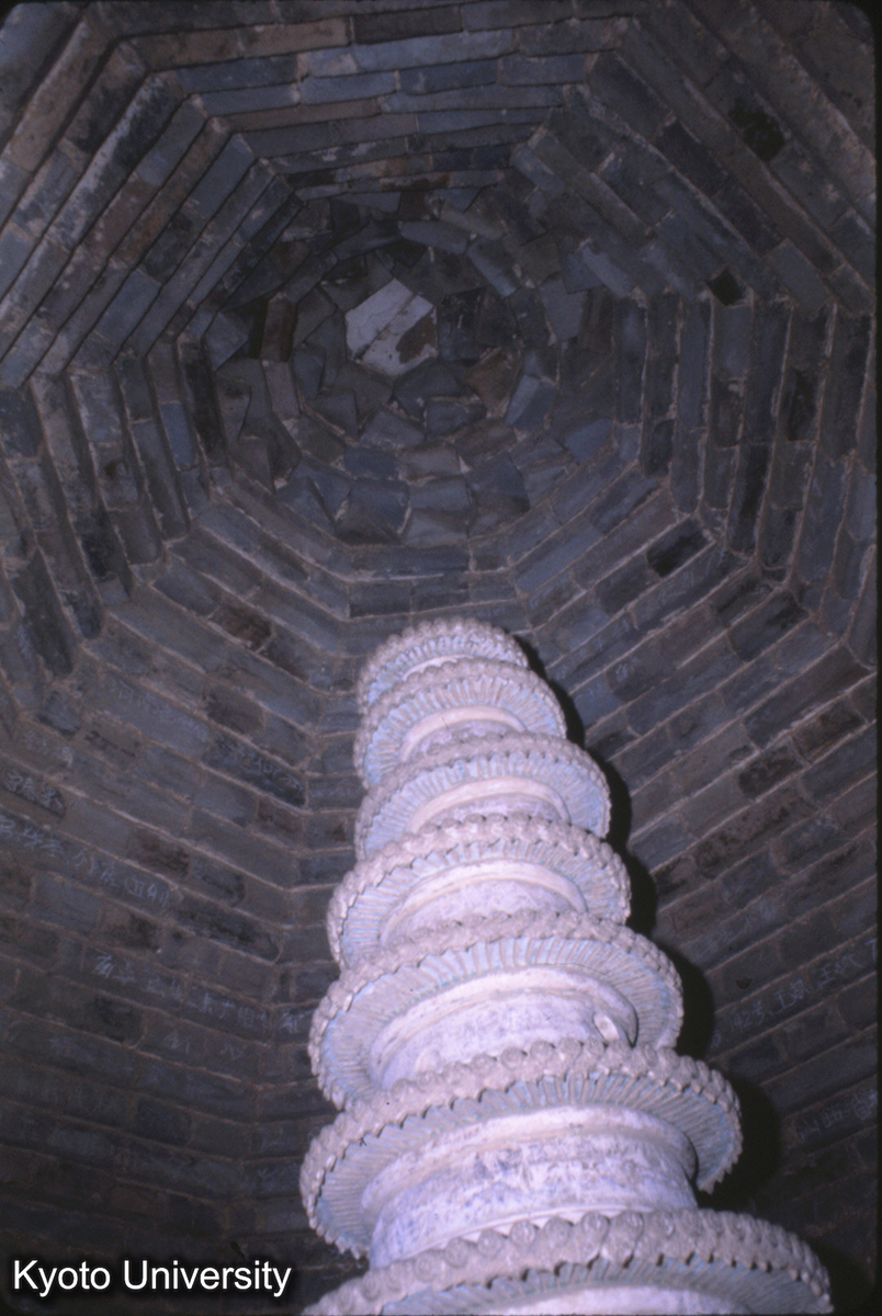 44-5_洪洞 広勝上寺 飛虹塔 2層内部 (1)