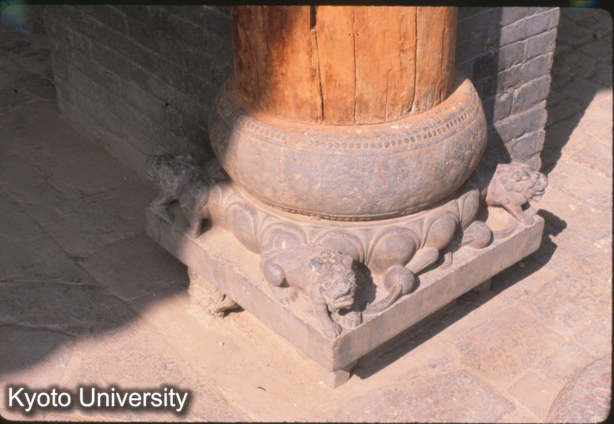 45-18_臨汾 尭廟 広遠殿 柱礎 (1)